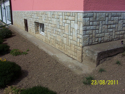 Okapový chodník